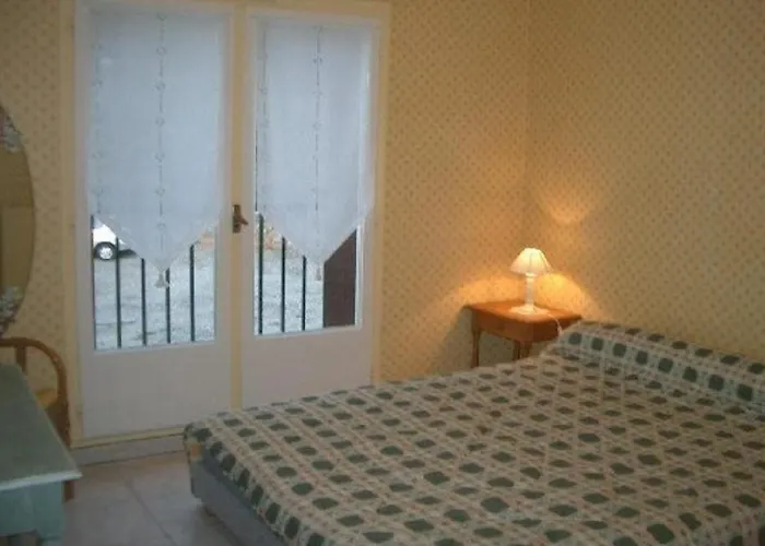 F2 Avec Garage Et Terrasse, 3 Couchages, Proche Cures Et Centre-ville, Amelie-les-bains - Fr-1-703-12 *